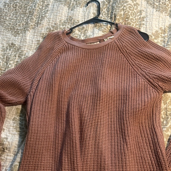 Pink sweater - Picture 3 of 3